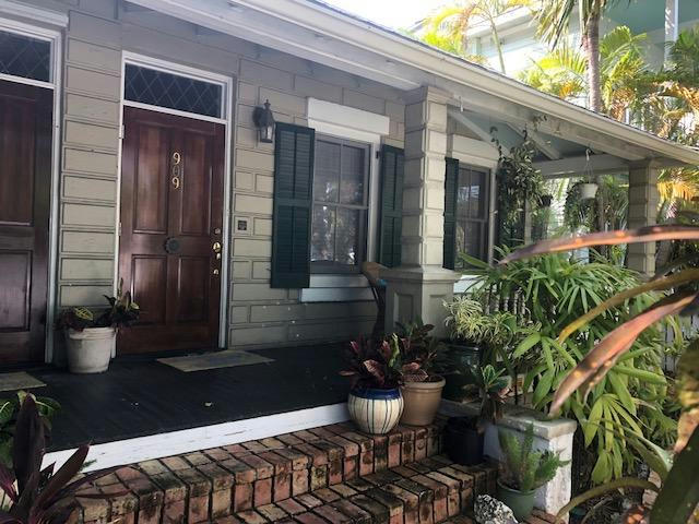 909 UNITED ST, KEY WEST, FL 33040, photo 1 of 38